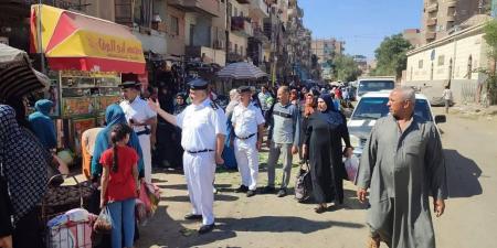 حملة
      أمنية
      موسعة
      بدلة
      والمسلة
      وجمال
      عبد
      الناصر
      ولطف
      الله
      بالفيوم..
      تنفيذ
      أحكام
      ورفع
      إشغالات
      ومصادرة
      مخالفات
      الكافيهات
      لإعادة
      الانضباط
      للشوارع