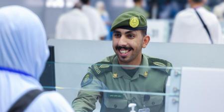 جوازات مطار الملك عبدالعزيز تستقبل أولى رحلات حجاج طاجيكستان لموسم حج 1447هـ