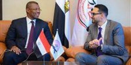 رئيس
      الاتحاد
      الإفريقي
      للجودو
      يزور
      الاتحاد
      المصري
      لبحث
      تطوير
      اللعبة