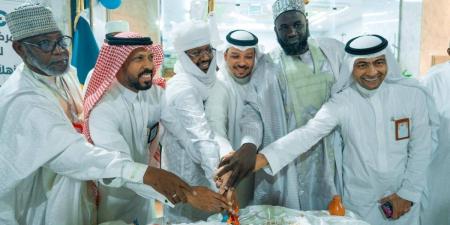 بالزمزم والهدايا والأناشيد... رحلات تستقبل الفوج الأول من حجاج تشاد 