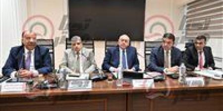 رئيس
      نقل
      النواب:
      قناة
      السويس
      أحد
      أهم
      شرايين
      الاقتصاد
      القومي
      المصري