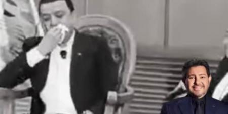 تأثر
      مصطفى
      كامل
      أثناء
      حفل
      تأبين
      هاني
      شاكر
      في
      أكاديمية
      الفنون..
      تفاصيل