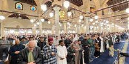 الدين
      لا
      يحارب
      الفرح
      بل
      ينظمه..
      عمرو
      الورداني:
      «وكلوا
      واشربوا
      ولا
      تسرفوا»
      ميزان
      للاتزان
      الإنساني