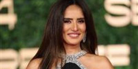 الحبس
      3
      أشهر
      للمتهمين
      بمطاردة
      نجلي
      الفنانة
      زينة
      بكلب
      داخل
      كمبوند
      بالشيخ
      زايد
