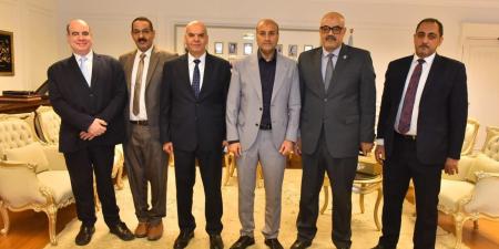 البنك
الزراعي
المصري
يواصل
جهوده
المجتمعية
في
الصعيد
عبر
مبادرة
"سكة
خير"
بالمنيا
وأسيوط