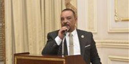 النائب
      أحمد
      حافظ
      يتقدم
      بمقترح
      تنفيذيً
      لتطوير
      مدينة
      السلام
      1,2
      لدعم
      خدماتها
      بالتنسيق
      مع
      محافظة
      السويس