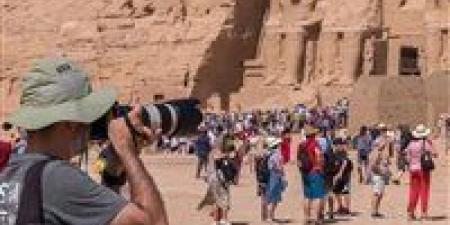 مسجلًا
      6.1
      مليون
      سائح..
      7%
      نسبة
      زيادة
      عدد
      السياح
      الوافدين
      إلى
      مصر
      منذ
      بداية
      العام