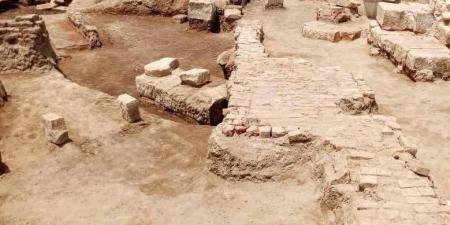 اكتشافات
      أثرية
      جديدة
      في
      إهناسيا
      المدينة
      تكشف
      أسرار
      الحضارة
      المصرية
      واليونانية
      والرومانية