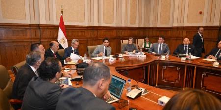 برئاسة
      النائب
      أحمد
      أبو
      هشيمة..
      "اقتصادية
      الشيوخ"
      تبدأ
      مناقشة
      مشروع
      قانون
      خطة
      التنمية
      الاقتصادية
      والاجتماعية
      بحضور
      ممثلي
      الحكومة