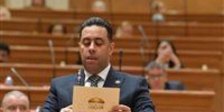 النائب
أحمد
فرغلي:
صرف
33
مليون
جنيه
لأصحاب
الأحكام
القضائية
من
معلمي
بورسعيد
قبل
نهاية
العام
المالي