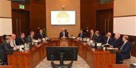 نائب
      رئيس
      الوزراء
      للشؤون
      الاقتصادية
      يتابع
      جهود
      إصلاح
      وإعادة
      هيكلة
      الشركات
      المملوكة
      للدولة