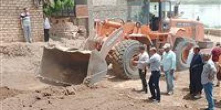 إنفجار
      خط
      مياه
      مغذي
      في
      سمالوط
      بالمنيا
      ..
      والوحدة
      المحلية
      ومياة
      الشرب
      يعملان
      على
      الإصلاح