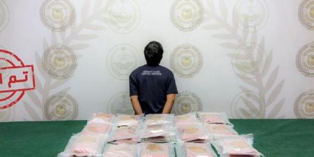 القبض على مروجين للمخدرات في الجوف وجدة والمدينة المنورة وضبط 37.8 كيلوجرامًا من الحشيش