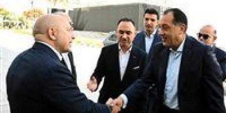 رئيس
      الوزراء
      يفتتح
      ويتفقد
      عددًا
      من
      المشروعات
      الصناعية
      بالسادس
      من
      أكتوبر