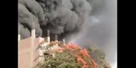 حريق
هائل
في
مركز
صيانة
سيارات
بمنيل
شيحة