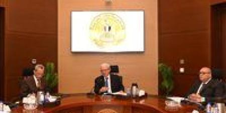 نائب
      رئيس
      الوزراء
      للشؤون
      الاقتصادية
      يتابع
      جهود
      إعادة
      هيكلة
      وحوكمة
      الشركات
      المملوكة
      للدولة
      لتعزيز
      كفاءتها
      وتعظيم
      عوائدها