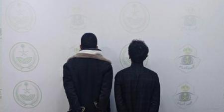 الأمن
      العام
      يضبط
      مروجين
      للحشيش
      والإمفيتامين
      في
      عسير
