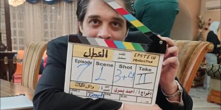خيري
      بشارة
      ممثلا
      لأول
      مرة
      بدور
      كامل
      في
      مسلسل
      العطل
      مع
      عمر
      خورشيد|
      خاص