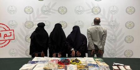 القبض
على
(5)
متورطين
في
قضيتي
ترويج
مخدرات
بالرياض
والمنطقة
الشرقية