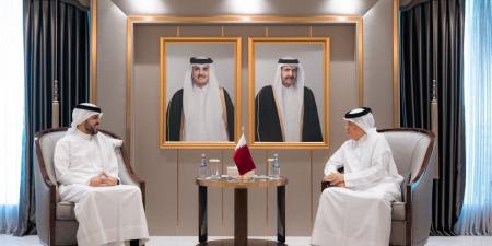 وزير الدولة للشؤون الخارجية يجتمع مع السفير الكويتي