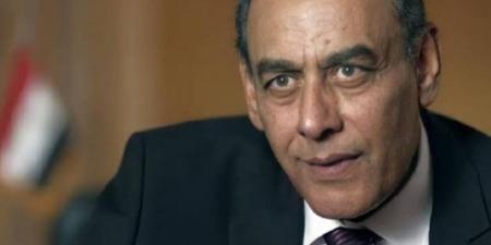 نجاح
      الموجي
      والقلعاوي
      في
      المنافسة..
      كيف
      فاز
      أحمد
      بدير
      بدور
      «عبد
      العال»؟