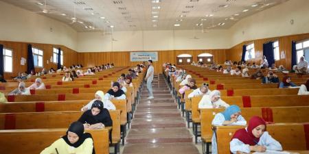 رئيس
      جامعة
      المنيا
      يتفقد
      امتحانات
      كلية
      التربية
      الفنية
      وبدء
      إعلان
      نتائج
      الكليات
      تباعًا