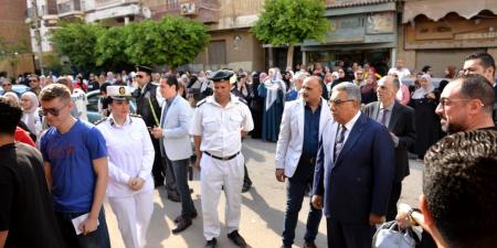 محافظ
      الدقهلية
      يتفقد
      انتظام
      دخول
      الطلاب
      للجان
      الثانوية
      العامة
      ويؤكد:
      لا
      تهاون
      مع
      الغش
      وتحقيق
      العدالة
      أولوية