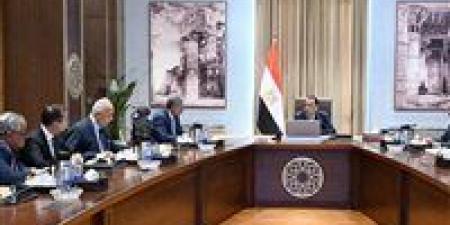 رئيس
      الوزراء
      يبحث
      مع
      ممثلي
      قطاعي
      السياحة
      والطيران
      سبل
      دفع
      الحركة
      السياحية