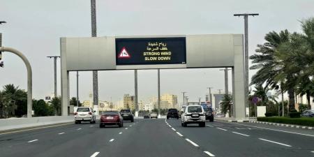 بعض السحب على الساحل وتحذيرات من رياح قوية وأمواج عالية في عرض البحر الليلة
