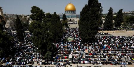 نحو 70 ألف فلسطيني يؤدون صلاة الجمعة في المسجد الأقصى