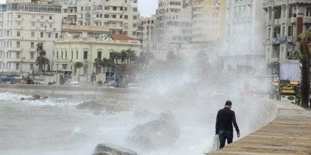 طقس السبت: رياح تلطف الأجواء وتحذيرات من ارتفاع الأمواج ببعض الشواطئ