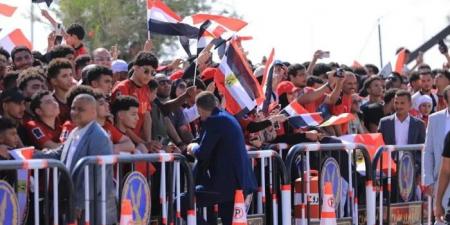 استقبال
      جماهيري
      لمنتخب
      مصر
      بعد
      إنجاز
      كأس
      العالم..
      "رجالة
      الفراعنة
      شرفونا"