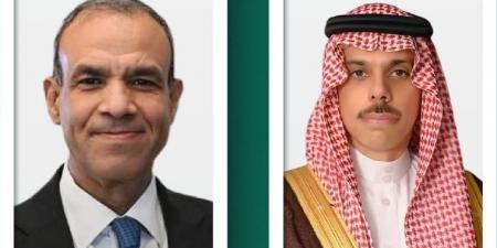 وزير
      الخارجية
      يتلقى
      اتصالًا
      هاتفيًا
      من
      وزير
      خارجية
      مصر