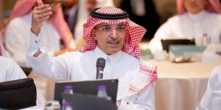 وزير
المالية
يعلق
على
إقرار
نظام
إيرادات
الدولة
المحدَّث