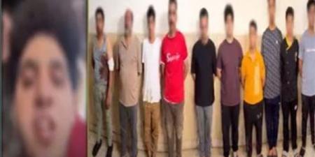 مشاجرة
      دامية
      داخل
      مطعم
      شهير
      بالمنصورة،
      الداخلية
      تضبط
      9
      متهمين
      والأسلحة
      المستخدمة
      (فيديو)
