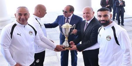 نشاط
      الرئيس
      الأسبوعي،
      قرار
      جمهوري
      مهم
      ورسائل
      قوية
      من
      السيسي
      لمنتخب
      مصر
      لكرة
      القدم