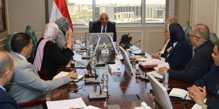 وزير
الكهرباء:
مشروعات
الطاقة
الشمسية
بالوادي
الجديد
نموذج
للشراكة
والتعاون
مع
القطاع
الخاص