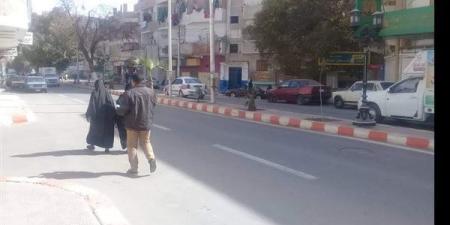 العظمى
44
درجة،
أطباء
قنا
يحذرون
المواطنين
من
التعرض
المباشر
لأشعة
الشمس