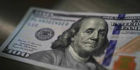 ارتفاع الدولار في ظل صعود أسعار النفط وعوائد سندات الخزانة الأمريكية