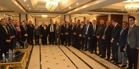 لتأكيد
      وحدة
      الصف،
      نادي
      القضاة
      يحتفل
      بمرشحي
      انتخابات
      2026
      ويكرم
      اللجان
      المشرفة
      (صور)