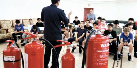 «الدفاع المدني» يدرب رواد «شباب العربي» على الإنقاذ والإخلاء