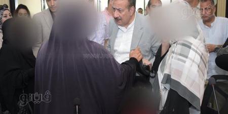 محافظ
      بورسعيد
      يستقبل
      75
      حالة
      إنسانية
      ضمن
      لقاءات
      "الخير"
      ويوجه
      بسرعة
      تلبية
      مطالب
      المواطنين