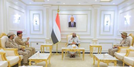 بحضور
      قائد
      قوات
      التحالف
      في
      مأرب..
      العرادة
      يؤكد
      ضرورة
      رفع
      الجاهزية
      القتالية
      وتعزيز
      القدرات
      العسكرية