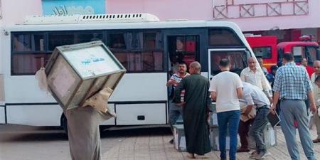 "تعليم
      الفيوم":
      مندوبو
      لجان
      امتحانات
      الشهادة
      الإعدادية
      تسلموا
      أسئلة
      "الإنجليزي"
      بدون
      مخالفات