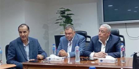 غرفة
      السياحة:
      ضوابط
      موسم
      العمرة
      الجديد
      يحفظ
      حقوق
      المعتمرين