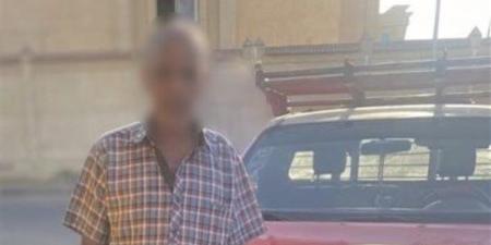 ضبط
      قائد
      سيارة
      ربع
      نقل
      بعد
      سيره
      عكس
      الاتجاه
      بالقاهرة،
      والمتهم:
      "لاختصار
      الطريق"