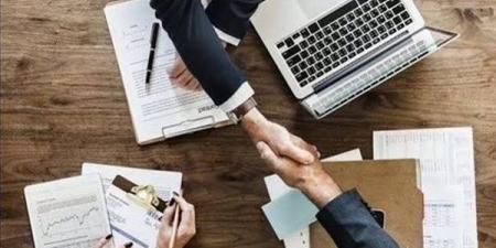 تفسير
      رؤية
      دخول
      البنك
      في
      المنام
      وعلاقتها
      بتحقيق
      الاستقرار
      المالي