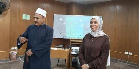 رئيس
      منطقة
      الإسماعيلية
      الأزهرية
      يتابع
      البرنامج
      التدريبي
      لمعلمي
      الرياضيات