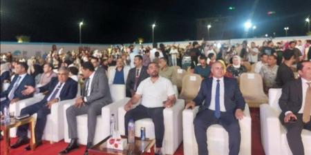 انطلاق مهرجان مصيف جمصة 2026 والفنان محمد محسن يحيي أولى فعاليته (فيديو)