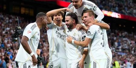 ريال
      مدريد
      يحقق
      إيرادات
      قياسية
      بلغت
      1.22
      مليار
      يورو